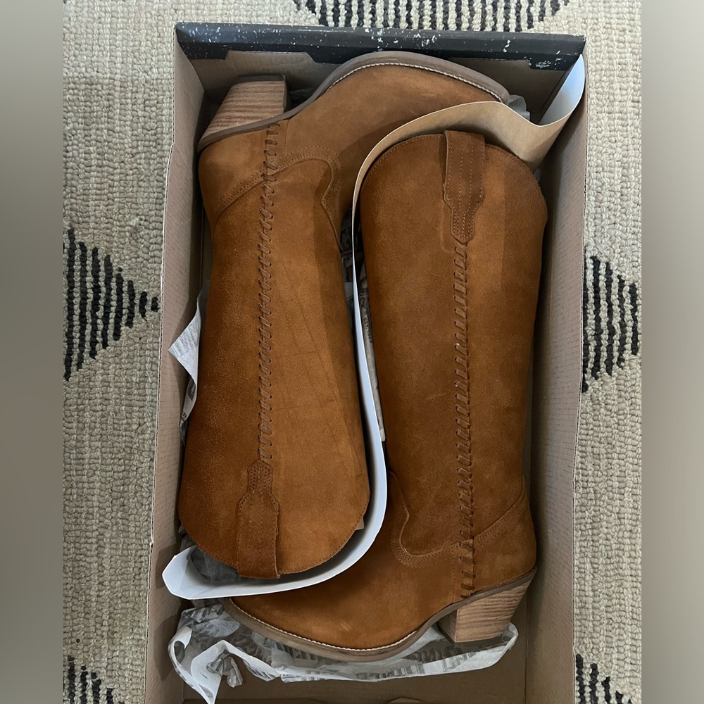 Dingo genuine suede leather new size 7.5 womens
